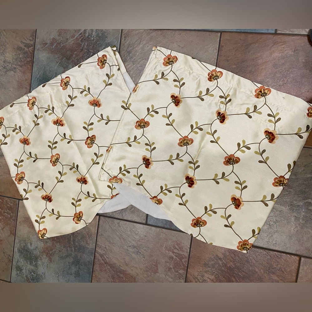 Window valences  B - Picture 3 of 4